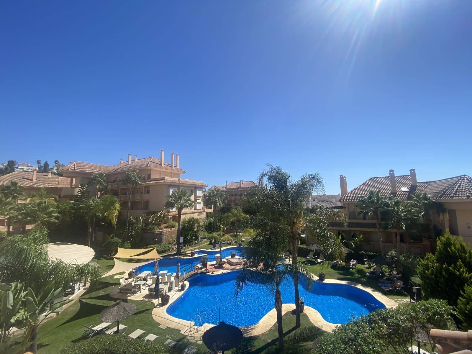 2 soveværelse Penthouse til salg i Aloha Golf med swimmingpool - € 550.000 (Ref: 7827120)