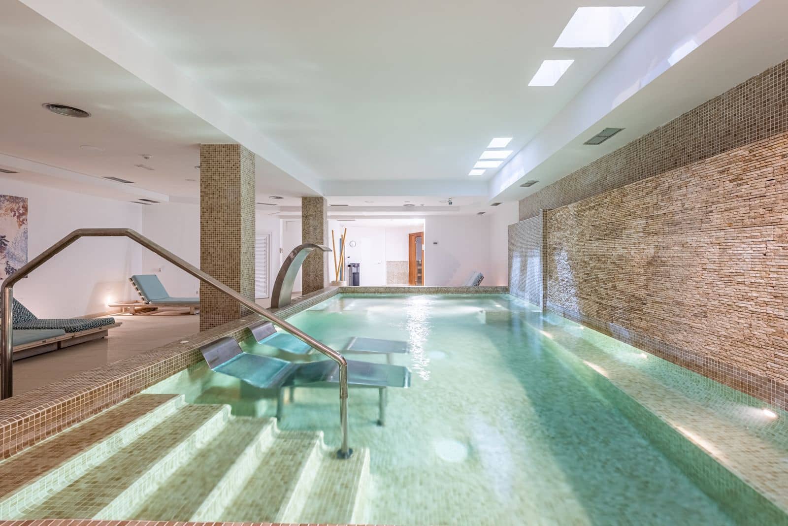 2 soveværelse Penthouse til salg i Aloha Golf med swimmingpool - € 550.000 (Ref: 7827120)