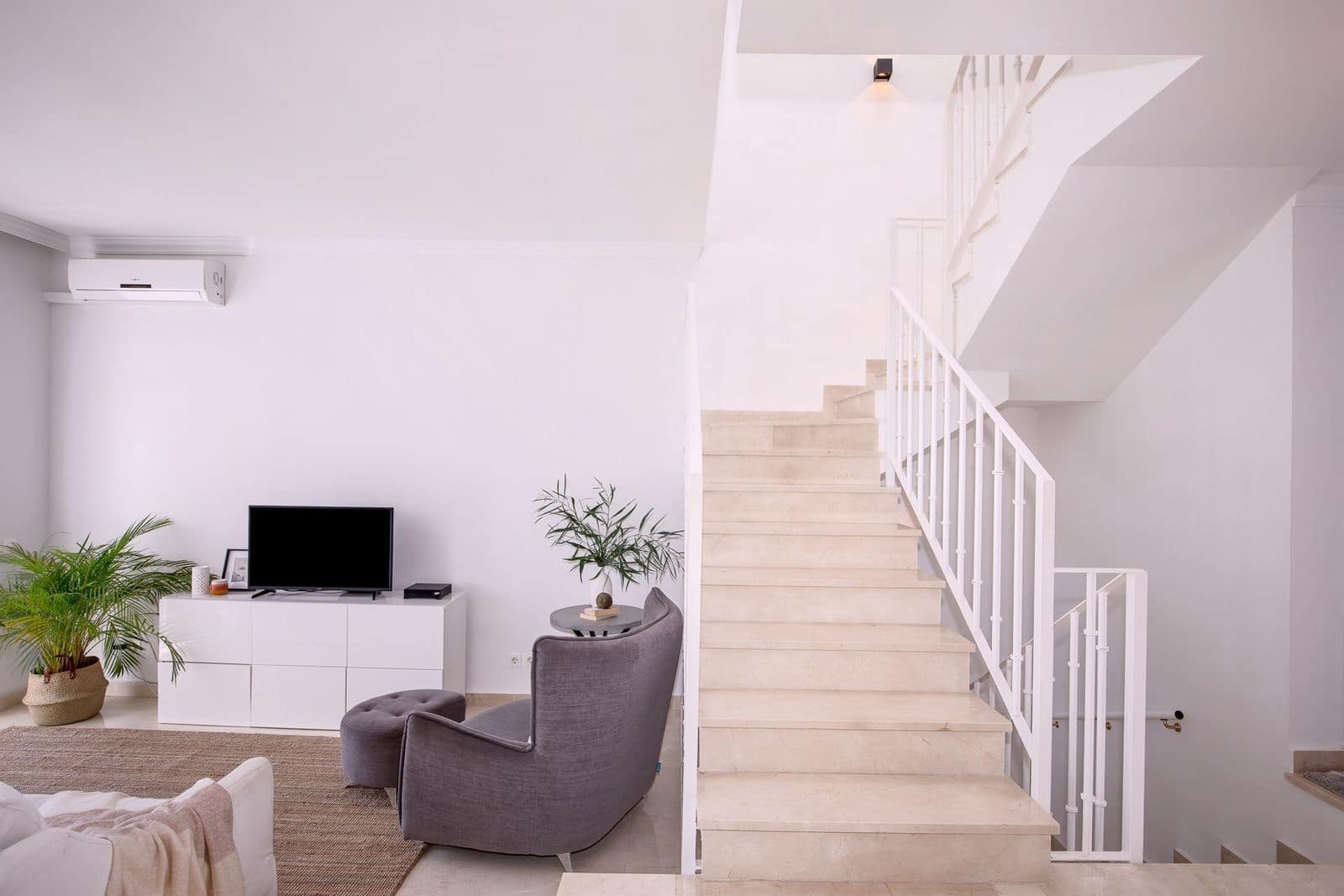 3 soveværelse Byhus til salg i La Quinta med swimmingpool garage - € 645.000 (Ref: 7835648)