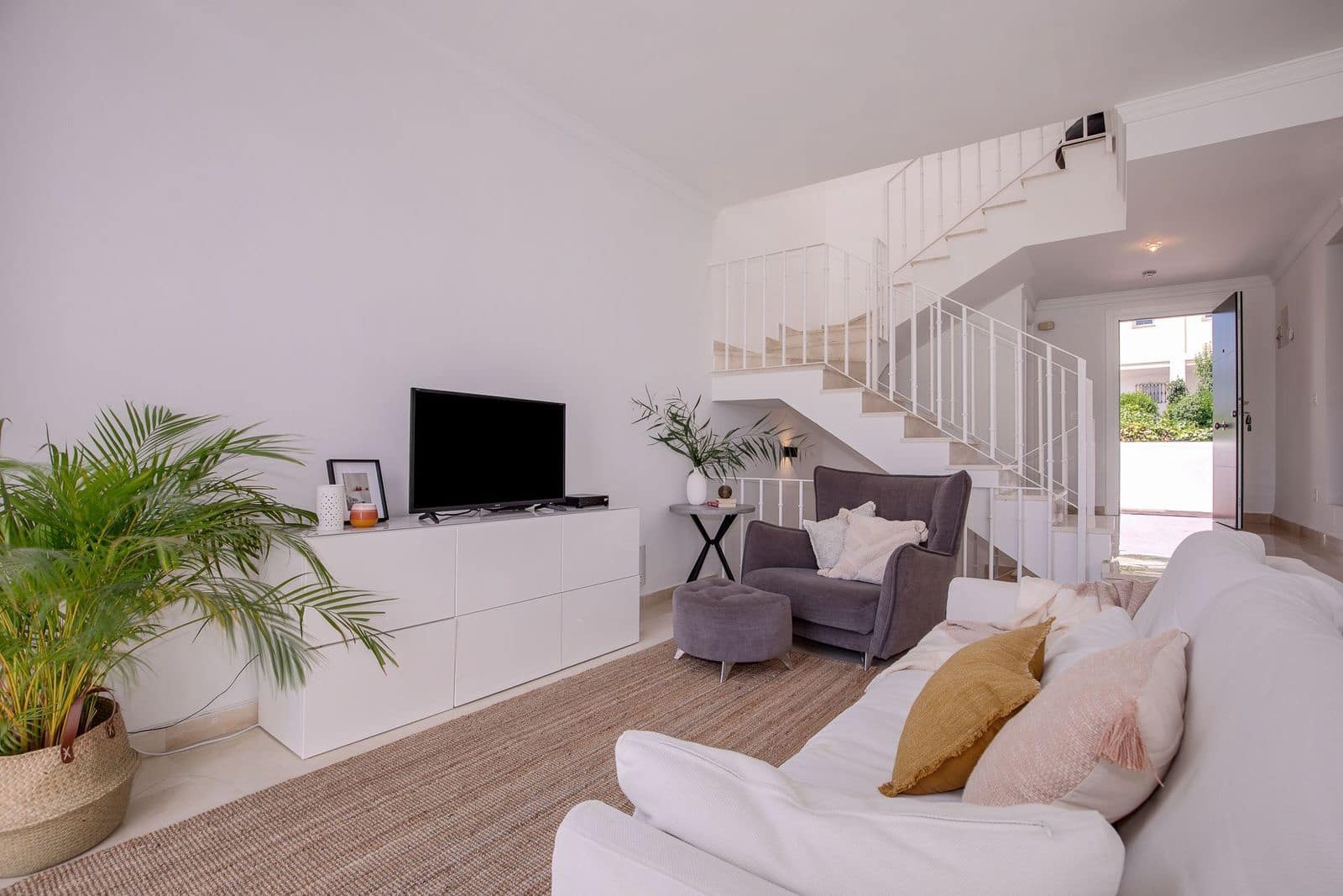 3 soveværelse Byhus til salg i La Quinta med swimmingpool garage - € 645.000 (Ref: 7835648)