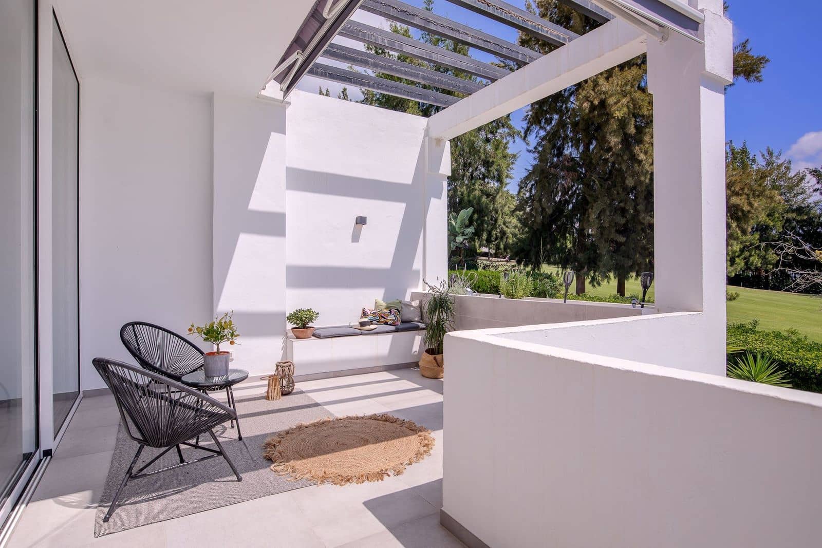 3 soveværelse Byhus til salg i La Quinta med swimmingpool garage - € 645.000 (Ref: 7835648)