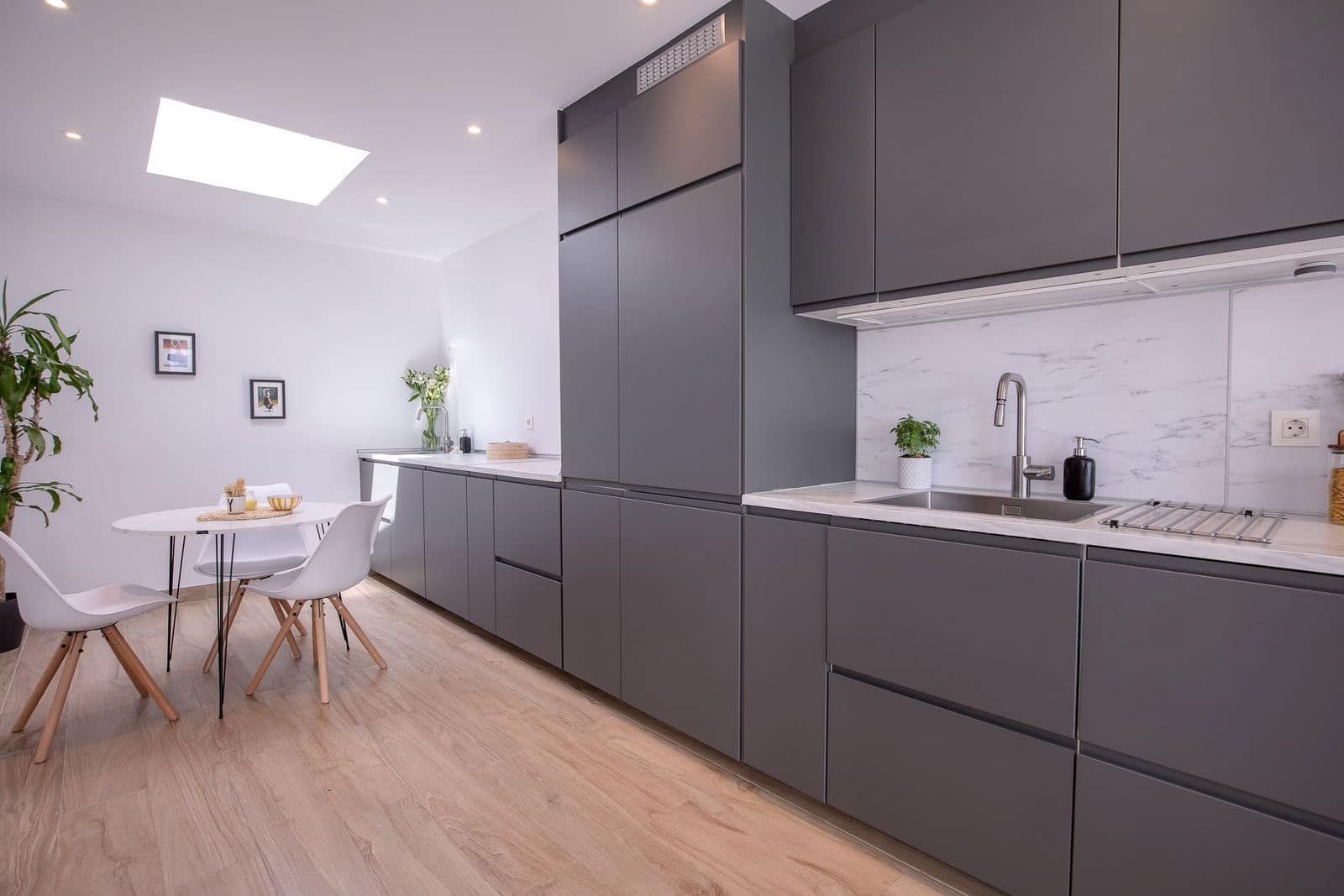 3 soveværelse Byhus til salg i La Quinta med swimmingpool garage - € 645.000 (Ref: 7835648)