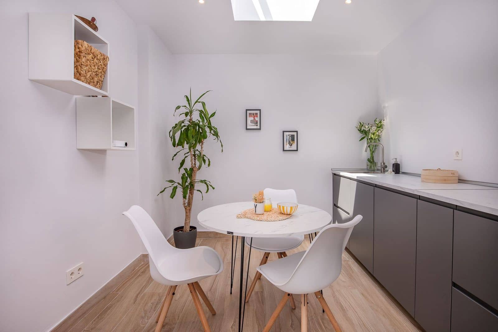 3 soveværelse Byhus til salg i La Quinta med swimmingpool garage - € 645.000 (Ref: 7835648)