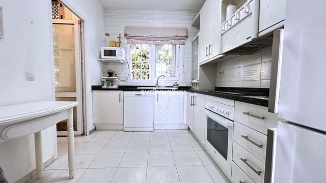 3 sovrum Strandlägenhet till salu i La Cala de Mijas, Mijas med pool - 750 000 € (Ref: 7841238)