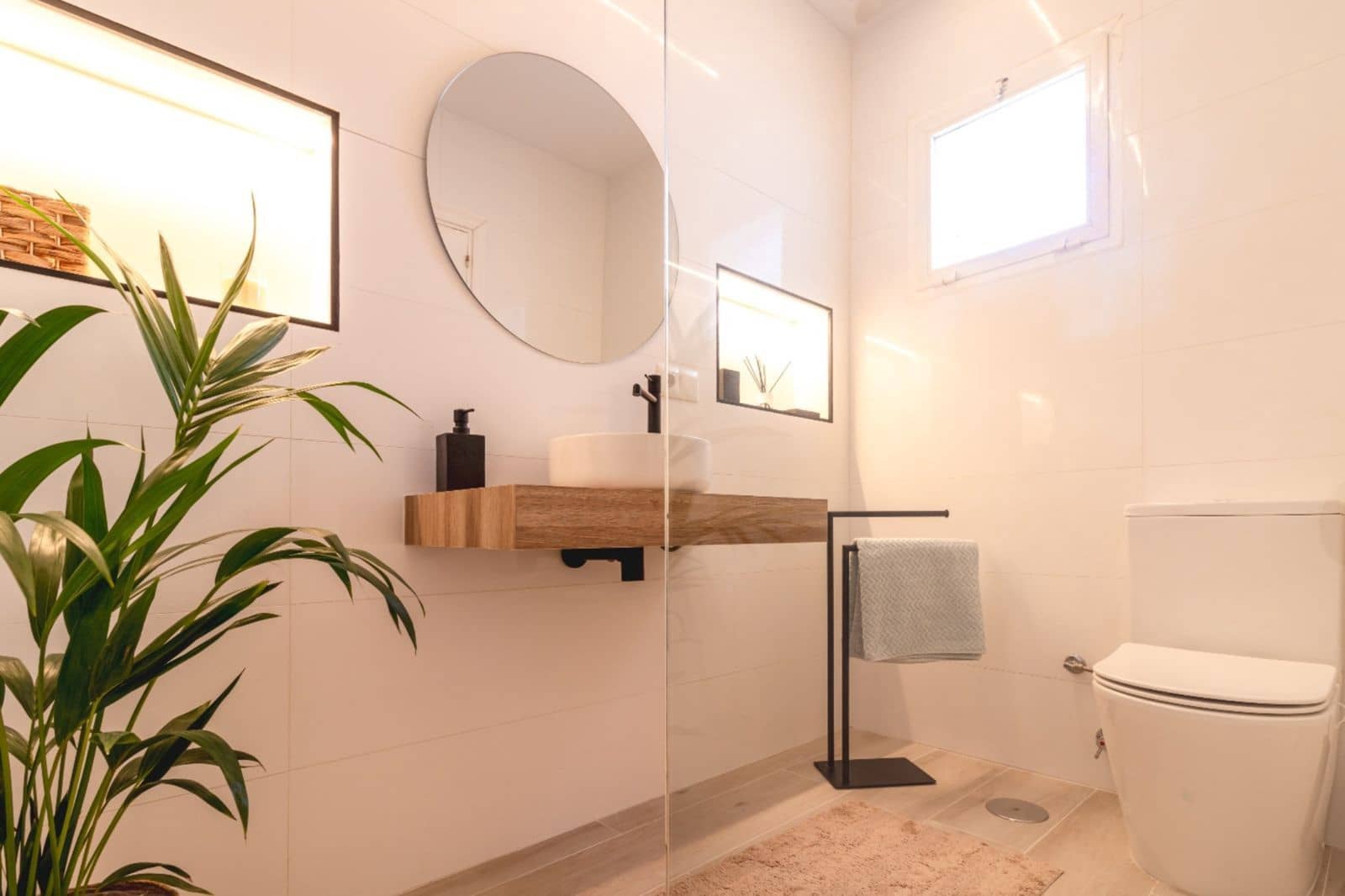 5 sovrum Villa till salu i Estepona med pool - 964 000 € (Ref: 7849917)