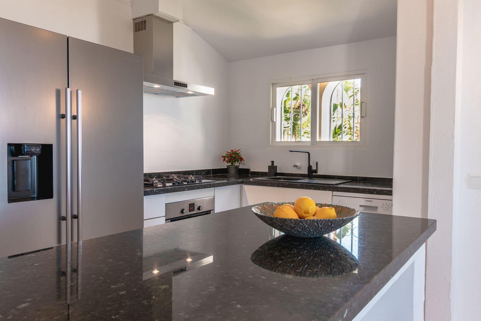 5 sovrum Villa till salu i Estepona med pool - 964 000 € (Ref: 7849917)