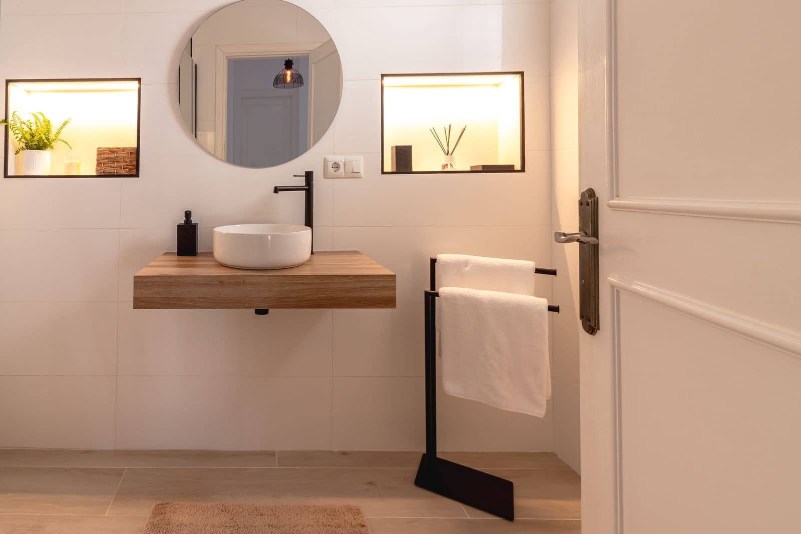 5 sovrum Villa till salu i Estepona med pool - 964 000 € (Ref: 7849917)