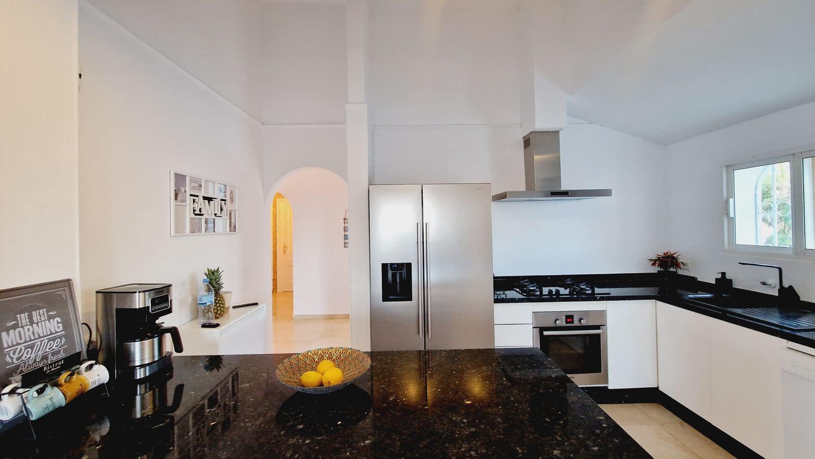 5 sovrum Villa till salu i Estepona med pool - 964 000 € (Ref: 7849917)