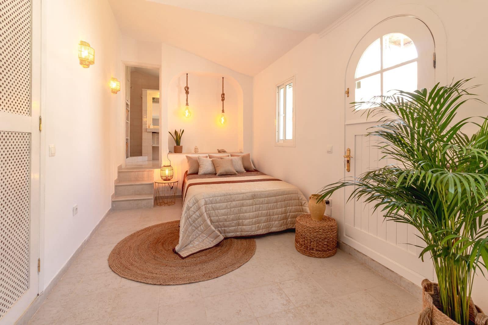 5 sovrum Villa till salu i Estepona med pool - 964 000 € (Ref: 7849917)