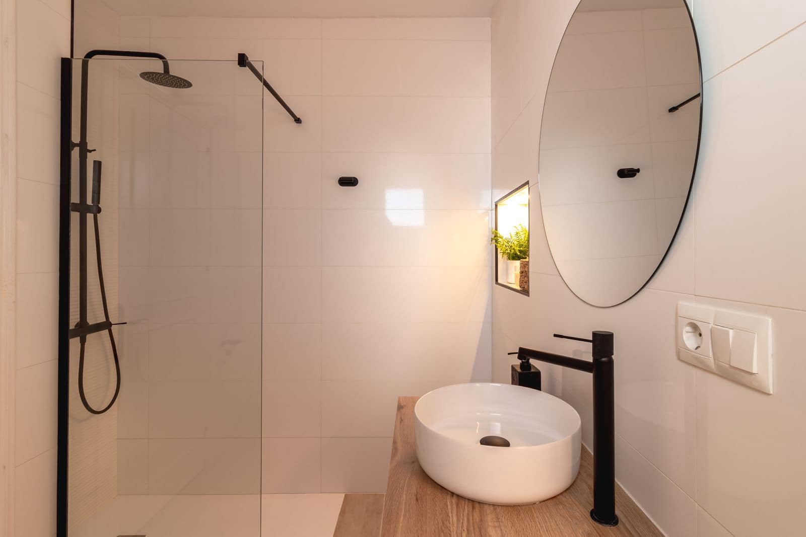 5 sovrum Villa till salu i Estepona med pool - 964 000 € (Ref: 7849917)