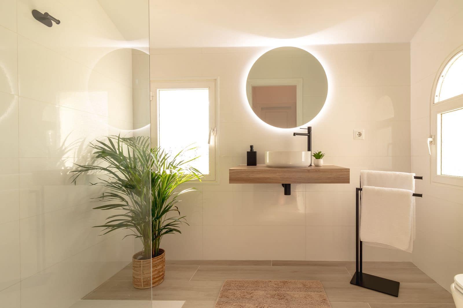 5 sovrum Villa till salu i Estepona med pool - 964 000 € (Ref: 7849917)