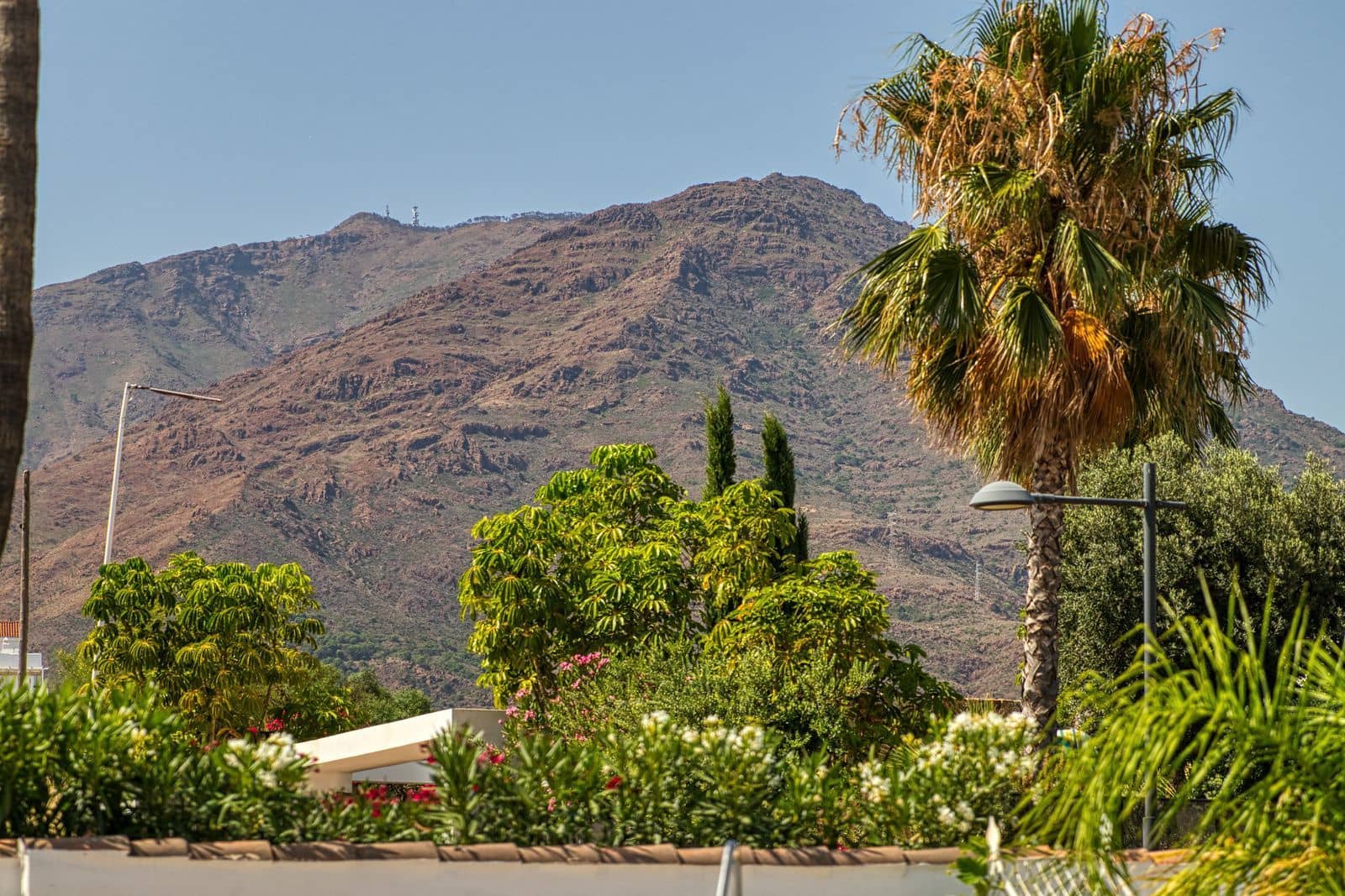 5 sovrum Villa till salu i Estepona med pool - 964 000 € (Ref: 7849917)