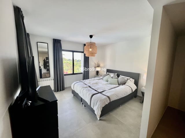 4 soveværelse Villa til salg i Rio Real - Los Monteros, Marbella med swimmingpool garage - € 1.775.000 (Ref: 7862847)