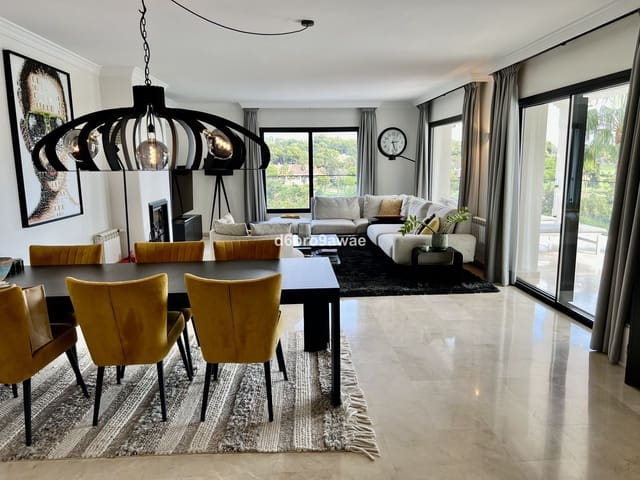 4 soveværelse Villa til salg i Rio Real - Los Monteros, Marbella med swimmingpool garage - € 1.775.000 (Ref: 7862847)