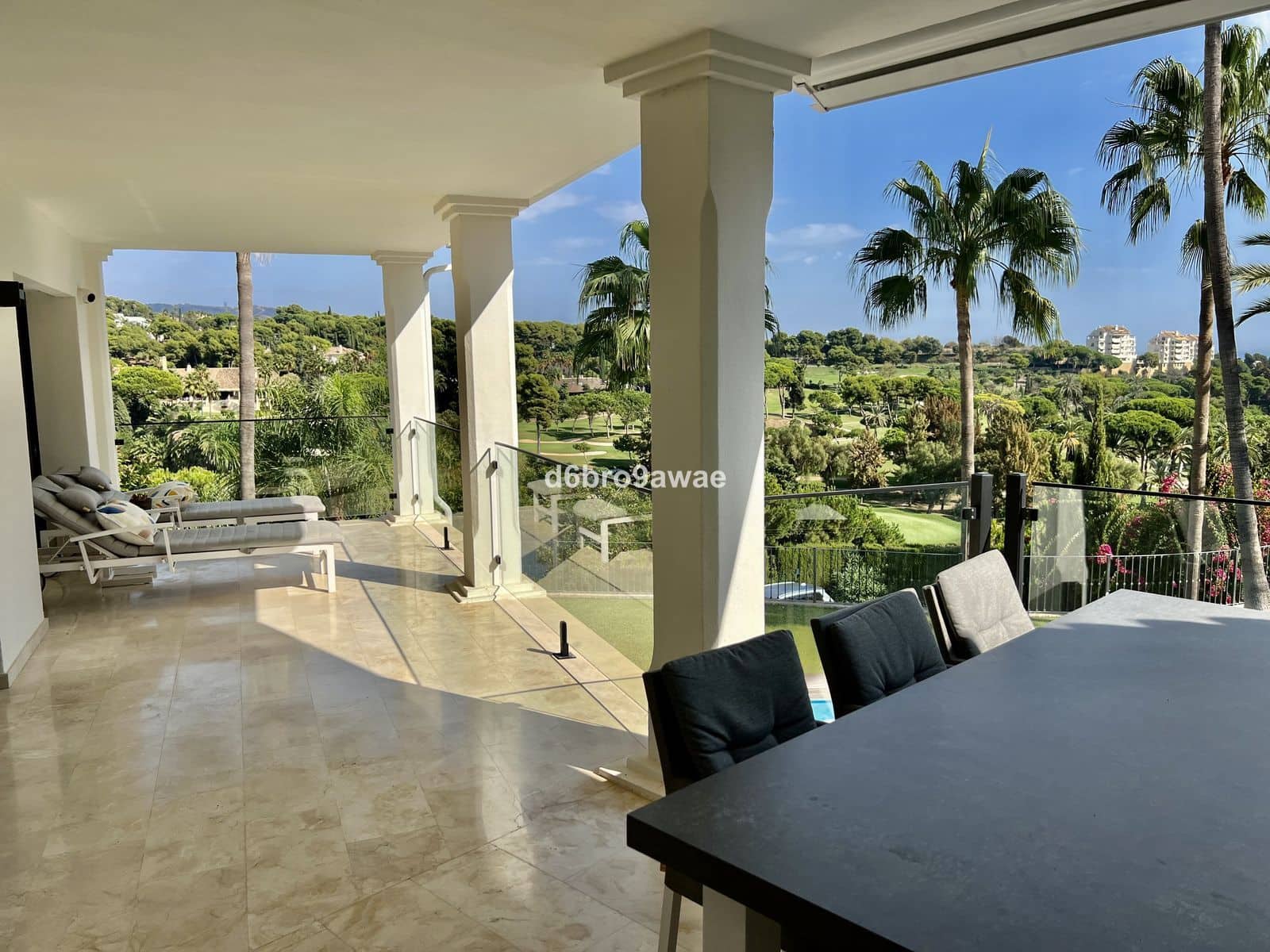 4 soveværelse Villa til salg i Marbella med swimmingpool garage - € 1.775.000 (Ref: 7862847)