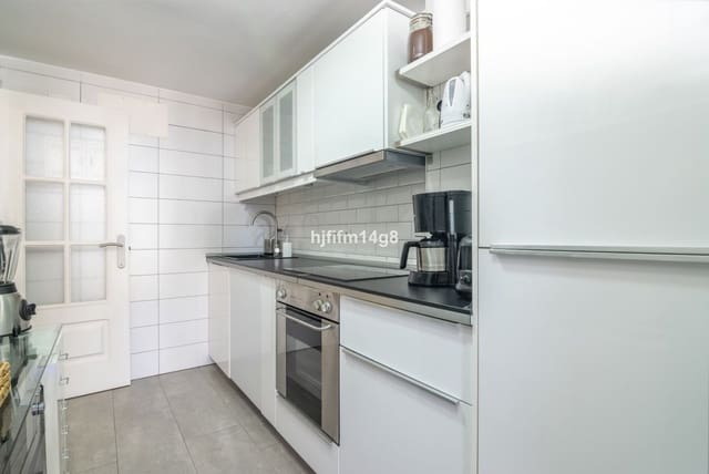 3 soveværelse Lejlighed til salg i Nueva Andalucia, Marbella med swimmingpool garage - € 395.000 (Ref: 7869058)