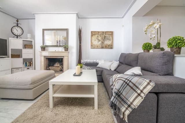 3 soveværelse Lejlighed til salg i Nueva Andalucia, Marbella med swimmingpool garage - € 395.000 (Ref: 7869058)