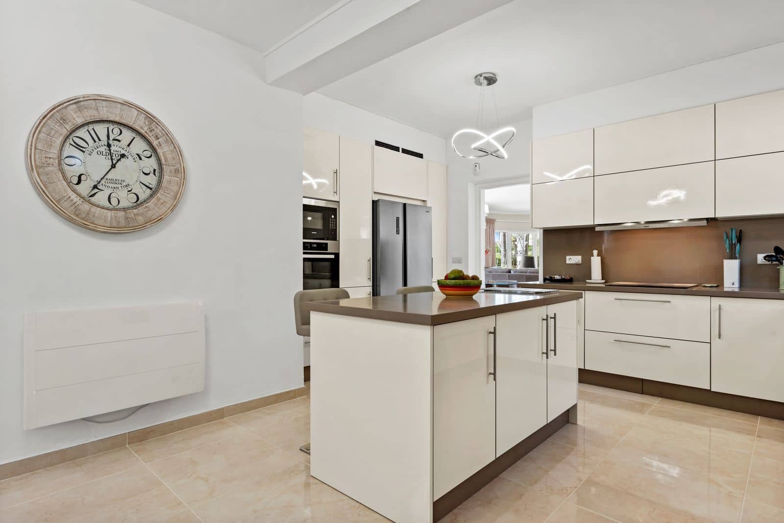 4 soverom Villa til salgs i El Paraiso med svømmebasseng garasje - € 1 695 000 (Ref: 7870908)