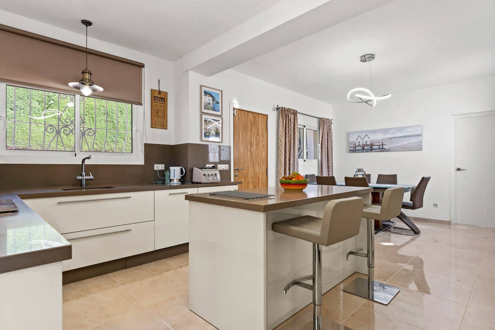 4 soverom Villa til salgs i El Paraiso med svømmebasseng garasje - € 1 695 000 (Ref: 7870908)