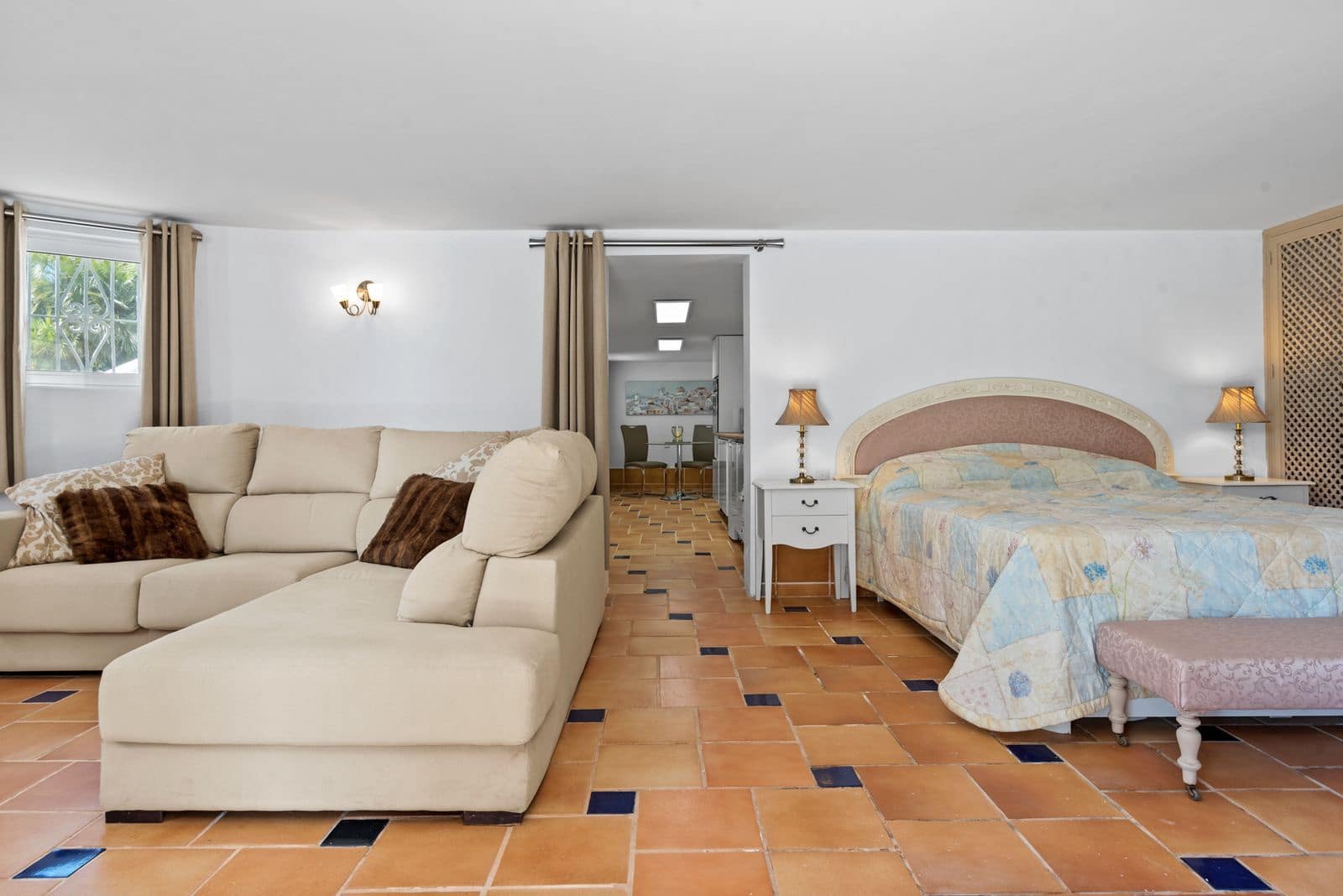 4 soverom Villa til salgs i El Paraiso med svømmebasseng garasje - € 1 695 000 (Ref: 7870908)