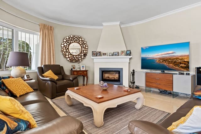 4 soveværelse Villa til salg i El Paraiso, Estepona med swimmingpool garage - € 1.695.000 (Ref: 7870908)