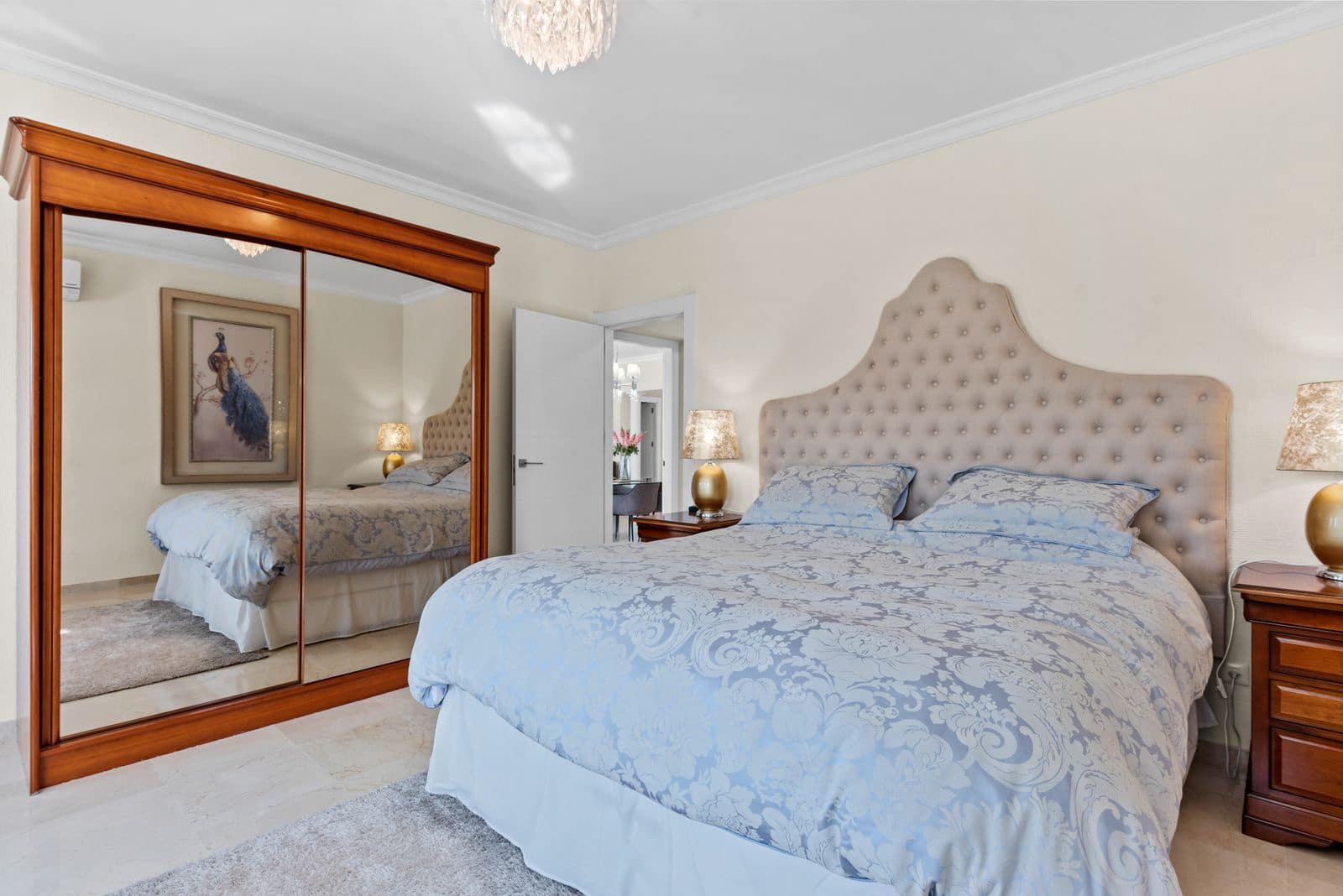 4 soverom Villa til salgs i El Paraiso med svømmebasseng garasje - € 1 695 000 (Ref: 7870908)