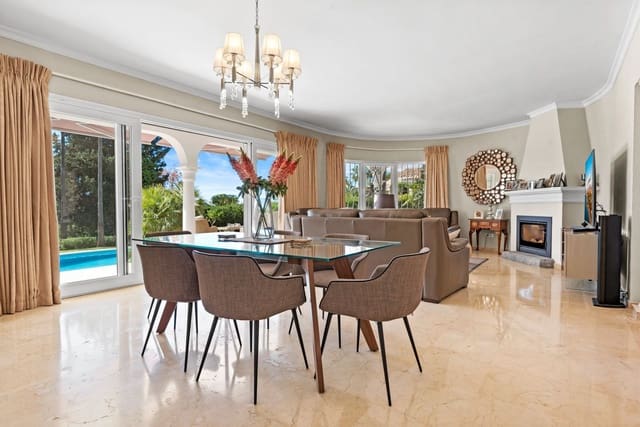 4 soveværelse Villa til salg i El Paraiso, Estepona med swimmingpool garage - € 1.695.000 (Ref: 7870908)