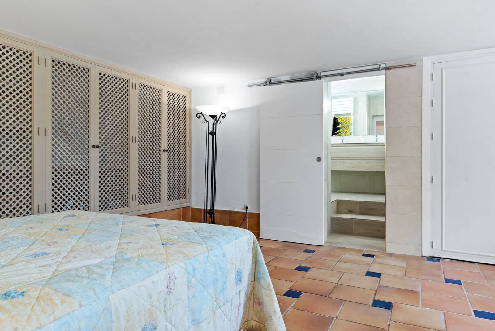 4 soverom Villa til salgs i El Paraiso med svømmebasseng garasje - € 1 695 000 (Ref: 7870908)