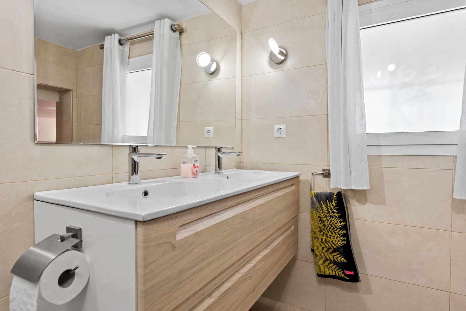 4 soverom Villa til salgs i El Paraiso med svømmebasseng garasje - € 1 695 000 (Ref: 7870908)