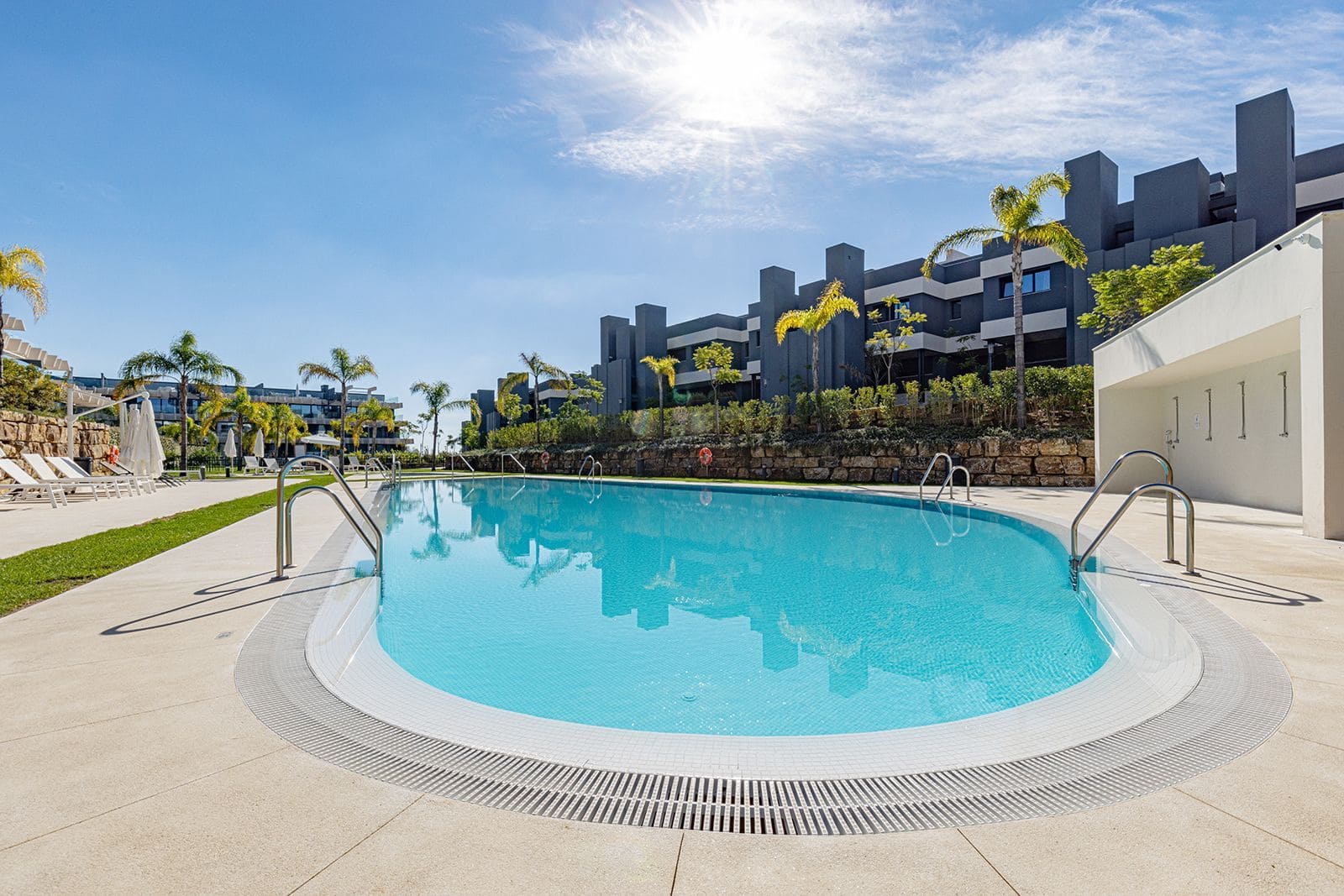 3 soverom Leilighet til salgs i New Golden Mile med svømmebasseng garasje - € 475 000 (Ref: 7870910)