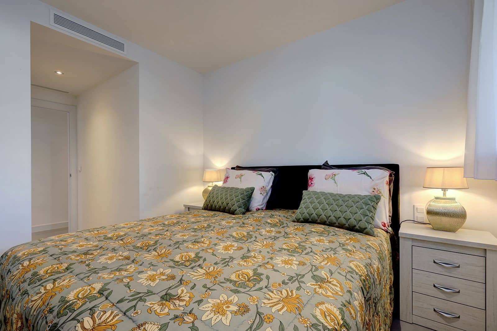 3 soverom Leilighet til salgs i New Golden Mile med svømmebasseng garasje - € 475 000 (Ref: 7870910)