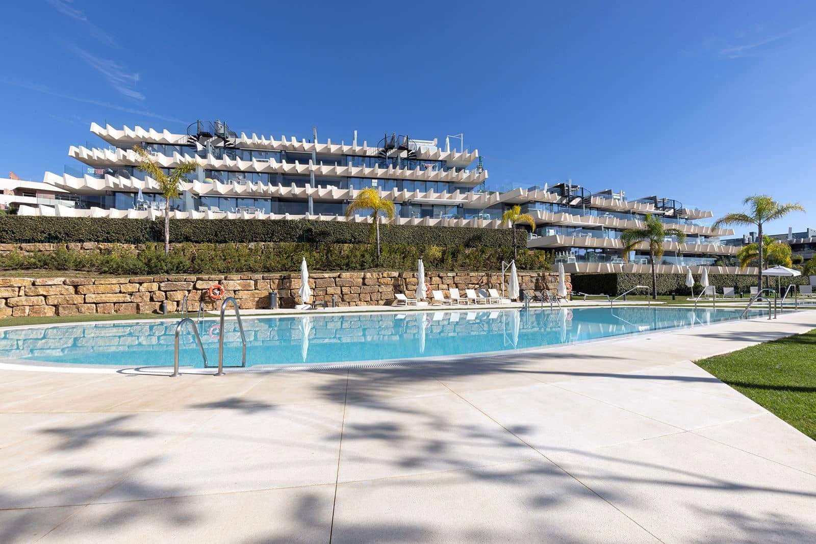 3 soverom Leilighet til salgs i New Golden Mile med svømmebasseng garasje - € 475 000 (Ref: 7870910)