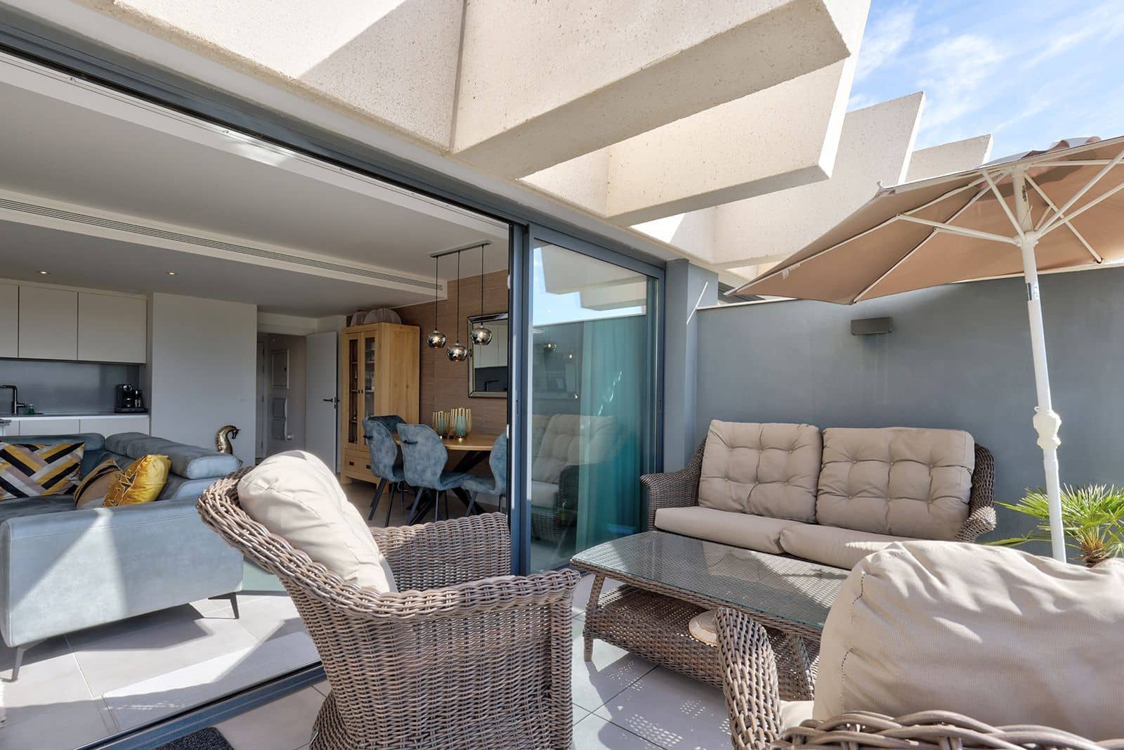 3 soverom Leilighet til salgs i New Golden Mile med svømmebasseng garasje - € 475 000 (Ref: 7870910)