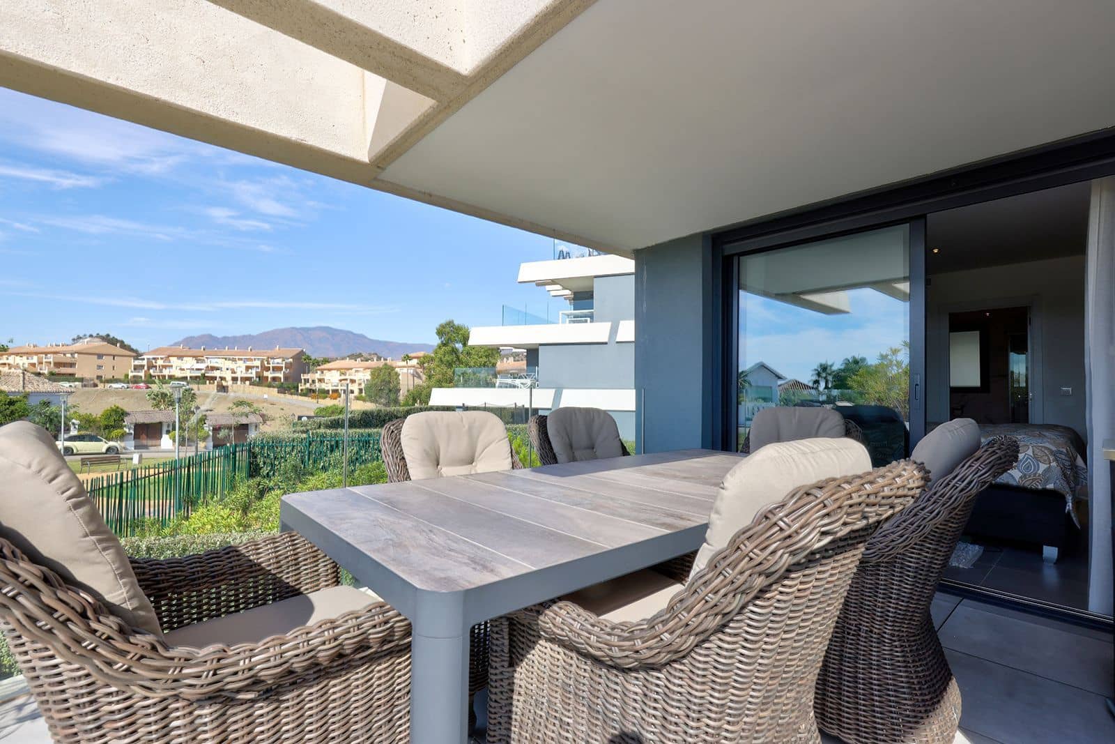 3 soverom Leilighet til salgs i New Golden Mile med svømmebasseng garasje - € 475 000 (Ref: 7870910)