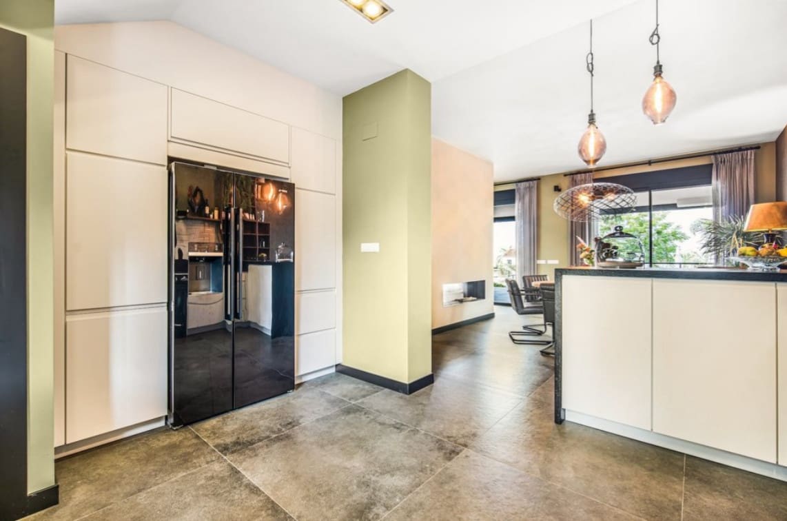 3 soveværelse Villa til salg i Marbella med swimmingpool garage - € 1.495.000 (Ref: 7891762)