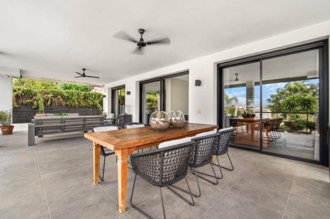 3 soveværelse Villa til salg i Marbella med swimmingpool garage - € 1.495.000 (Ref: 7891762)