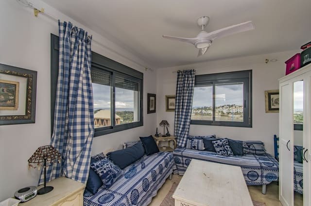 3 bedroom Townhouse for sale in El Paraíso, Benahavís with pool garage - € 725,000 (Ref: 8012473)