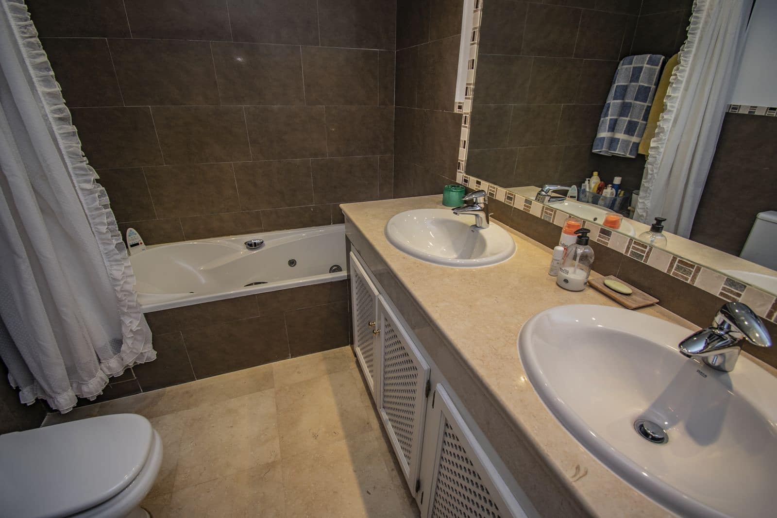 3 soveværelse Byhus til salg i Benahavis med swimmingpool garage - € 725.000 (Ref: 8012473)