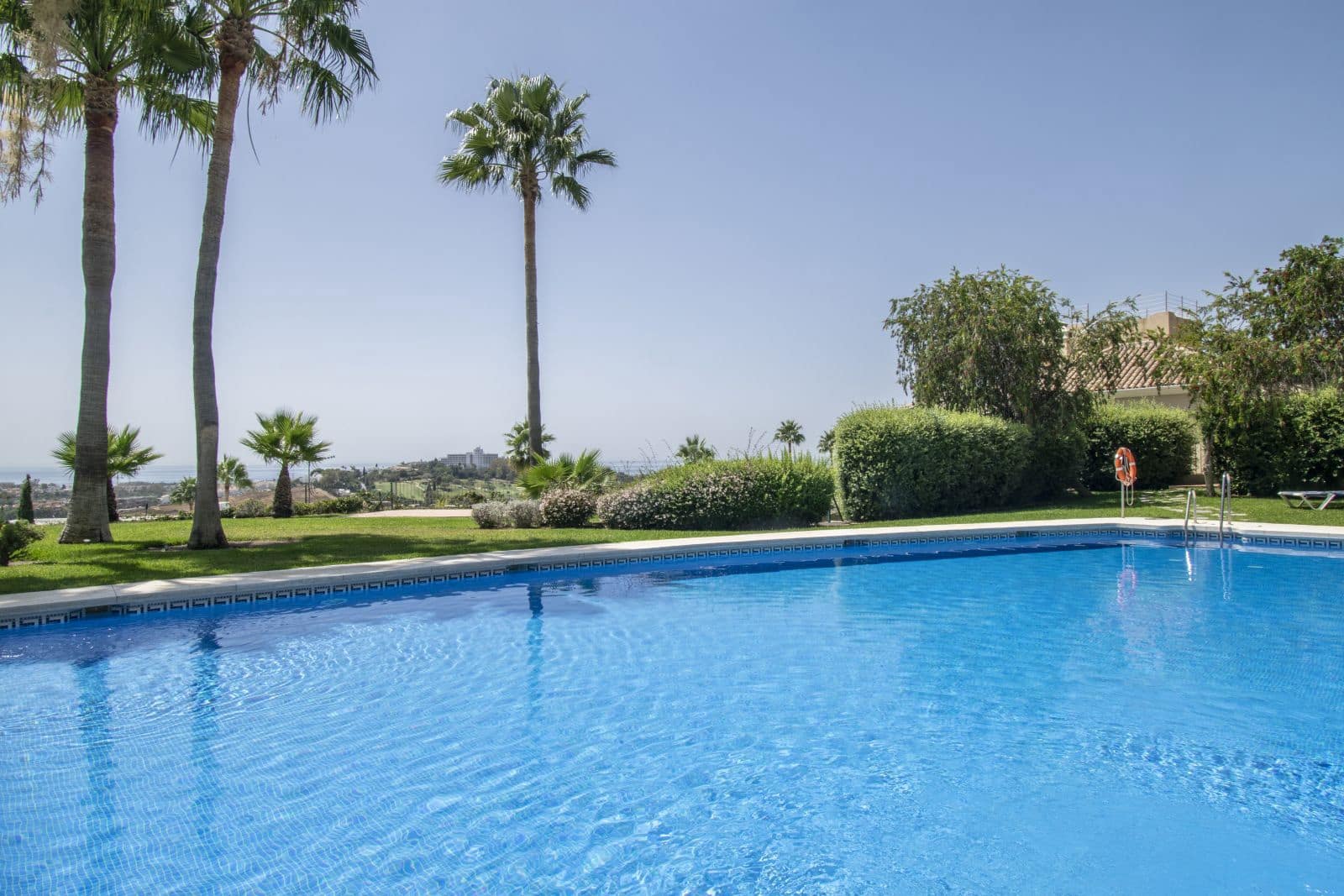 3 soveværelse Byhus til salg i Benahavis med swimmingpool garage - € 725.000 (Ref: 8012473)