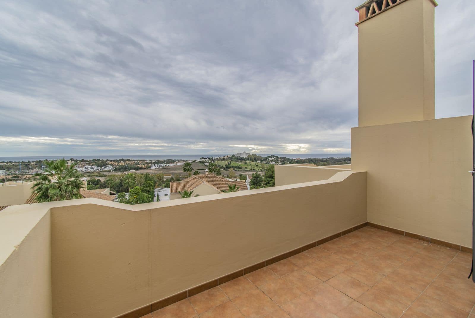 3 soveværelse Byhus til salg i Benahavis med swimmingpool garage - € 725.000 (Ref: 8012473)