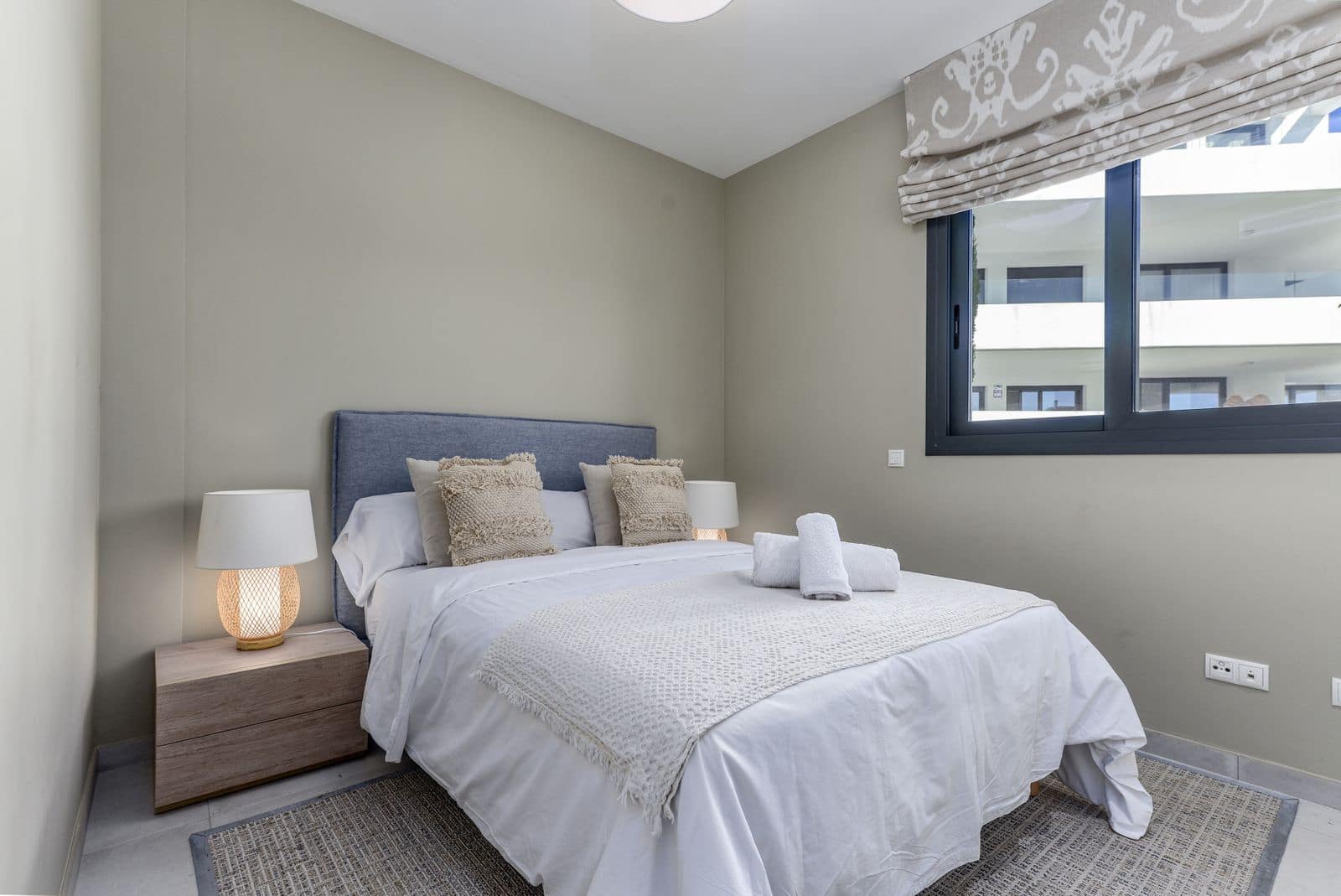 3 soverom Leilighet til salgs i New Golden Mile med svømmebasseng garasje - € 585 000 (Ref: 8021419)