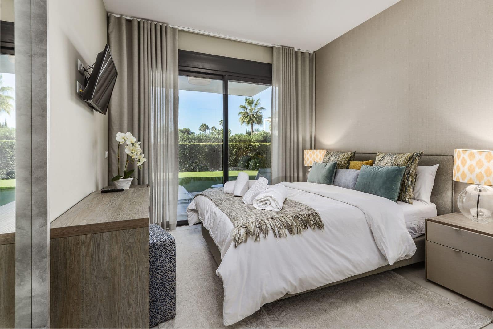 3 soverom Leilighet til salgs i New Golden Mile med svømmebasseng garasje - € 585 000 (Ref: 8021419)