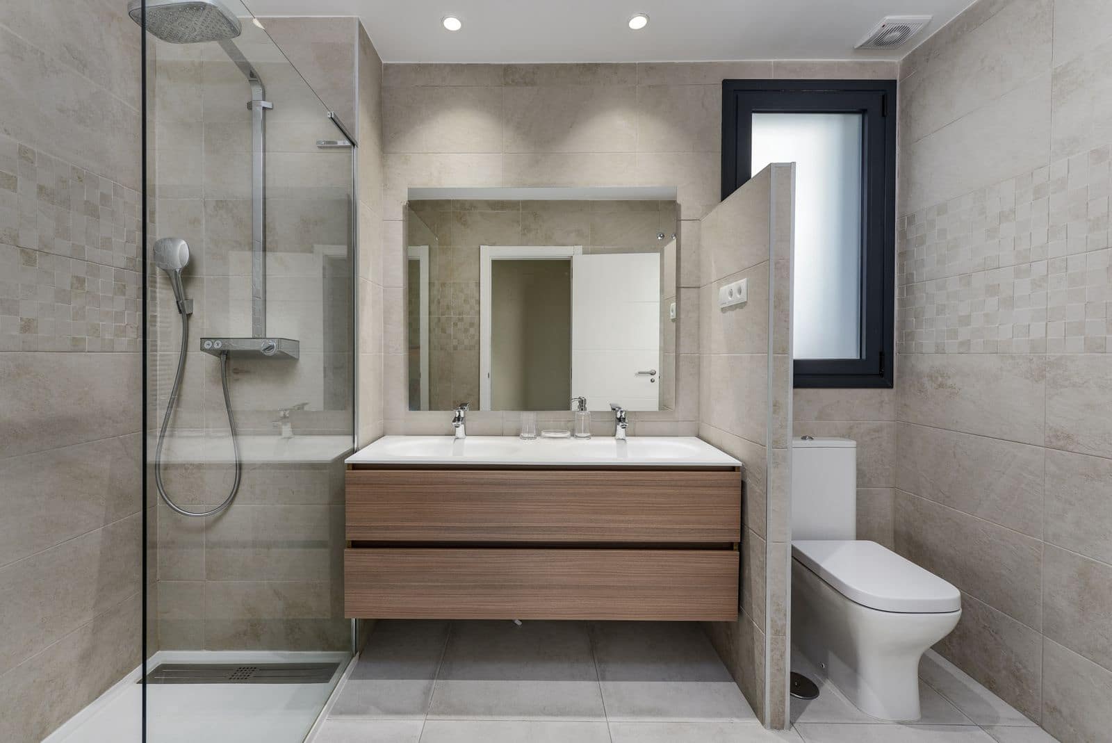 3 soverom Leilighet til salgs i New Golden Mile med svømmebasseng garasje - € 585 000 (Ref: 8021419)