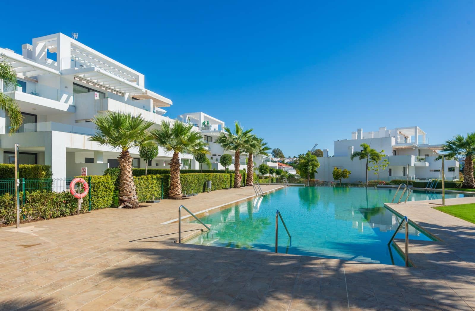 3 soverom Leilighet til salgs i New Golden Mile med svømmebasseng garasje - € 585 000 (Ref: 8021419)