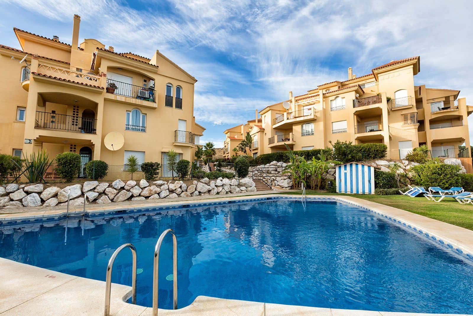 3 soveværelse Penthouse til salg i Riviera del Sol med swimmingpool garage - € 485.000 (Ref: 8037015)