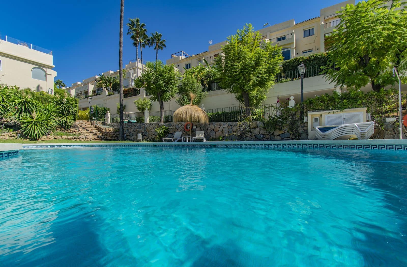 3 chambre Maison de Ville à vendre à La Quinta avec piscine garage - 594 999 € (Ref: 8045319)