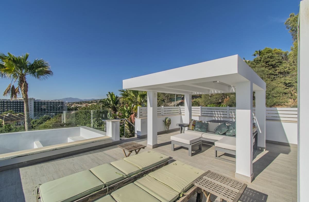 5 soveværelse Villa til salg i Marbella med swimmingpool - € 2.795.000 (Ref: 8045515)