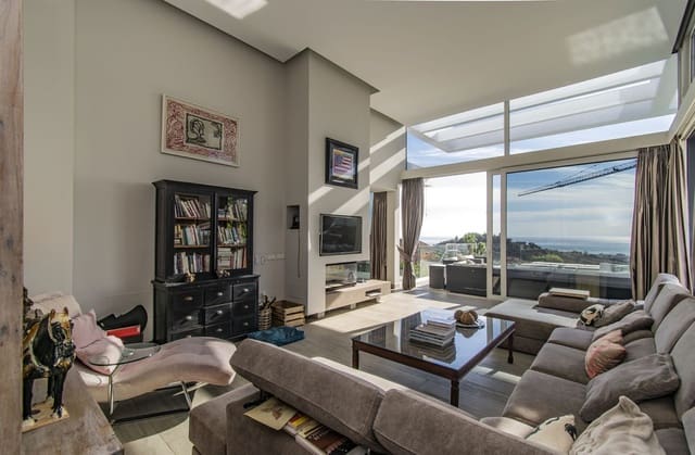 5 sypialnia Willa na sprzedaż w Marbella Centro, Marbella z basenem - 2 795 000 € (Ref: 8045515)