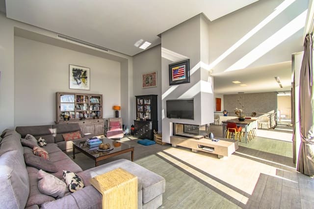 5 sypialnia Willa na sprzedaż w Marbella Centro, Marbella z basenem - 2 795 000 € (Ref: 8045515)