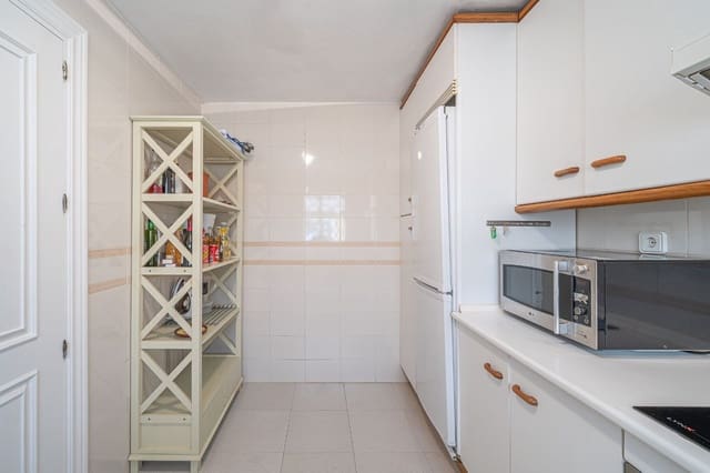 2 sypialnia Penthouse na sprzedaż w Nueva Andalucia, Marbella z basenem garażem - 485 000 € (Ref: 8045689)